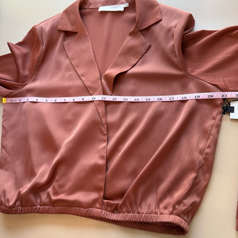 ASTR The Label Women's Calypso Long Sleeve Cropped Collared Blouse Top Large NWT - Picture 13 of 15